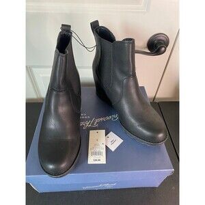 Universal Thread Amalia wedge heel water repellent boots